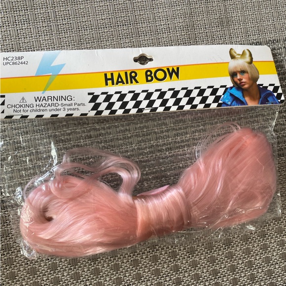 New in Package Pink Faux Hair Bow Clip in! - Picture 2 of 4